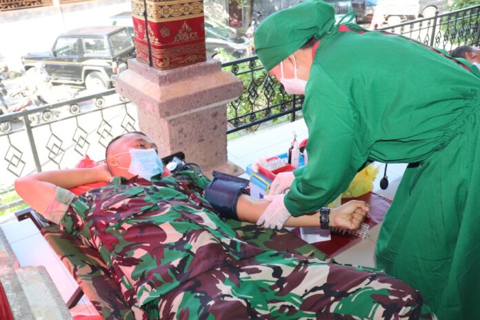 Letkol Suhendar Terjunkan Prajurit Ikuti Donor Darah