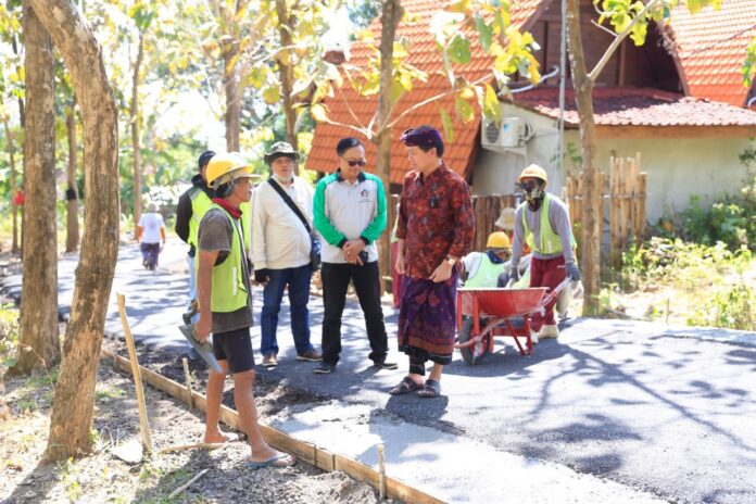 Bupati Suwirta Pimpin Monev Pembangunan Fisik di Nusa Penida