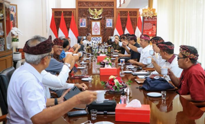 Wayan Koster Usulkan Perpanjangan Restrukturisasi Kredit