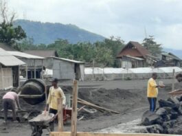 Proyek Pengaman Pantai Kusamba dan Sedayu Biarkan Pekerja Tanpa APD