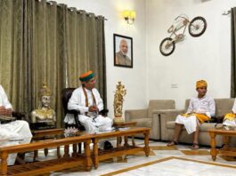 Ida Rsi Putra Manuaba bertemu Menteri Kebudayaan India