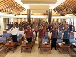 Sekda Sedana Merta Hadiri Rakor Regsosek Kabupaten Karangasem Tahun 2022