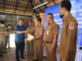 Bupati Suwirta Minta Seluruh Perbekel Komitmen Ajak Masyarakat Terapkan Perda KTR
