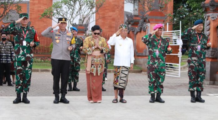 Kapolda Bali Antar Presiden