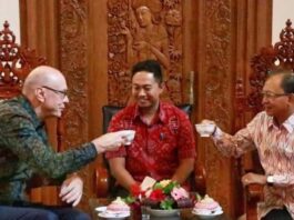 Dubes Ceko Arak Bali