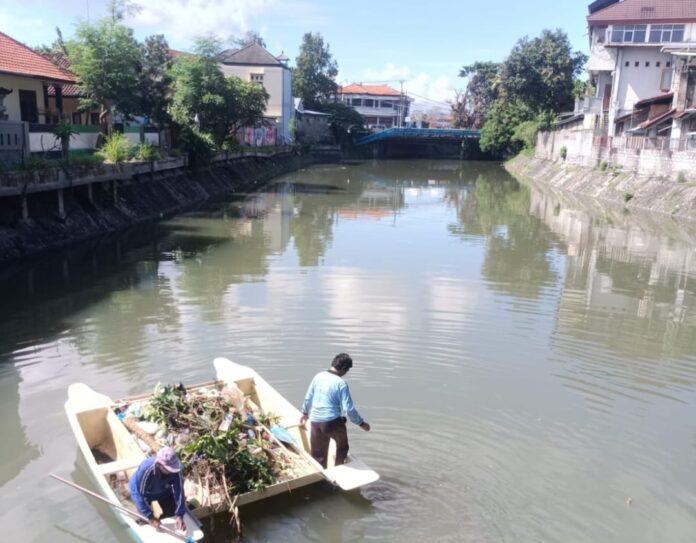 Pembersihan Sungai