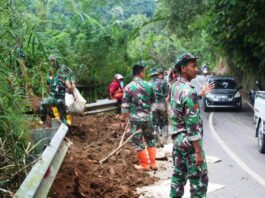 Longsor di Desa Buahan