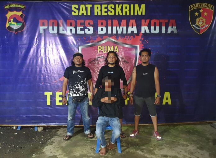 Pelaku Perampasan HP
