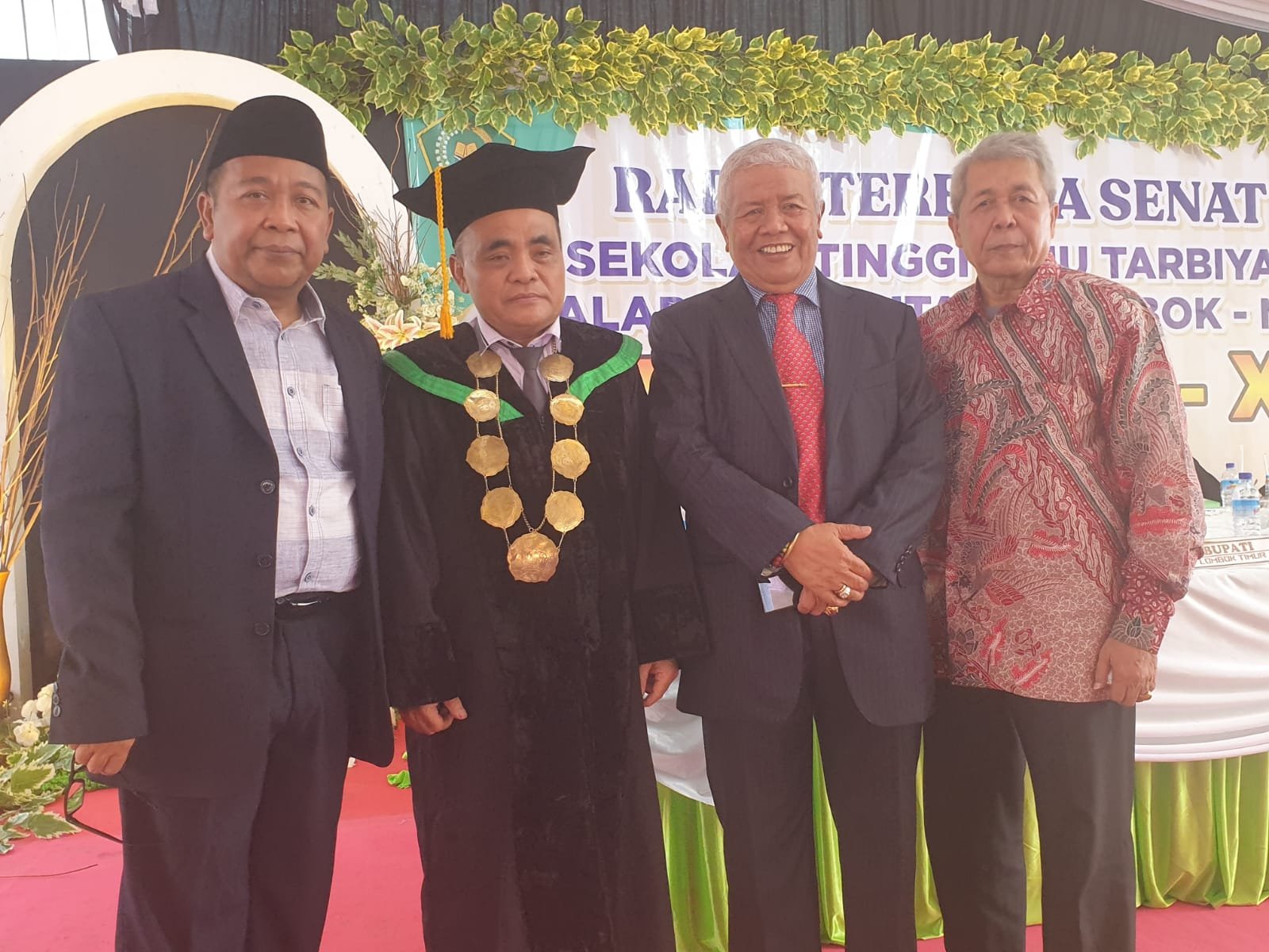 Haji Rachmat Hidayat Hadiri Wisuda Sekolah Tinggi Ilmu Tarbiyah Palapa Nusantara Lombok Ke X