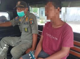 Satpol PP Tertibkan Pengamen
