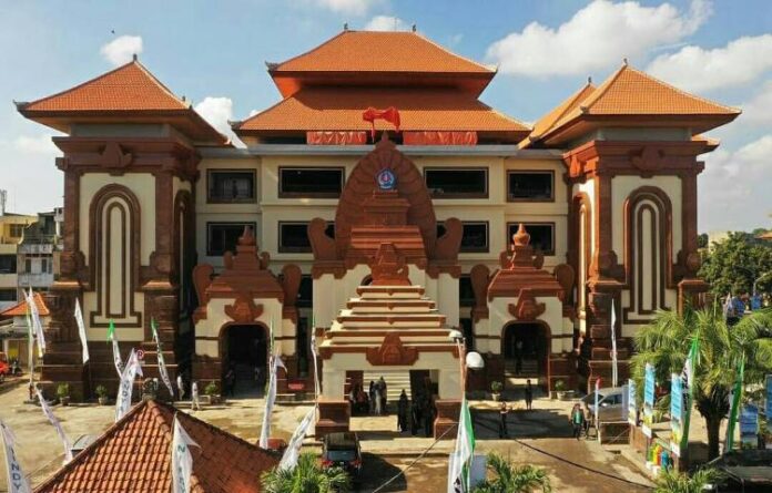 Obyek Wisata Pasar Badung