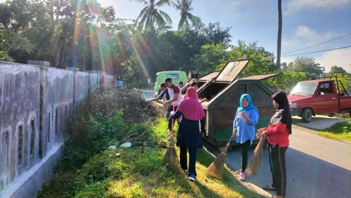 Bhabinkamtibmas Gotong Royong