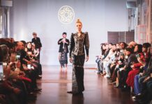 Christian Dior Puji Endek Bali dan Hadiri The Magnificent of Wastra Bali Christian Dior