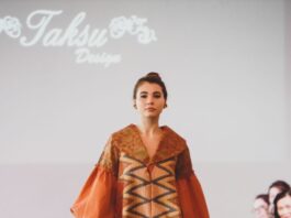 Kain Tenun Endek Bali