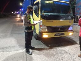 Polsek Kawasan Pelabuhan Laut Tano Lakukan Penyekatan Hewan Ternak Hendak Menuju Pulau Lombok