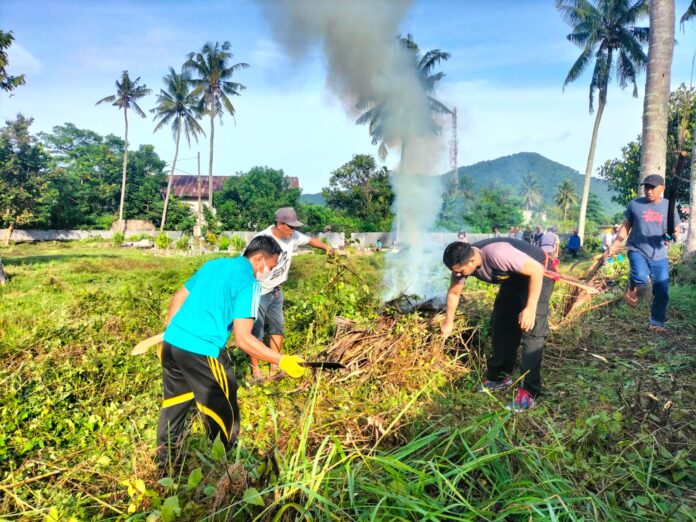 Bangun Semangat Gotong Royong Warganya, Bhabinkamtibmas Menala Lakukan Ini