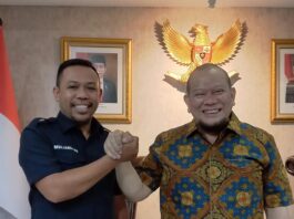 La Nyalla, Politik dan Sepak Bola