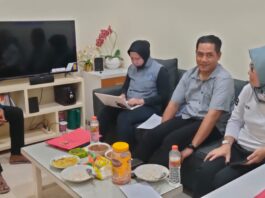 Tiktok Emak-Emak Mandi Lumpur