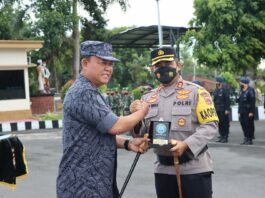 Penghargaan Kepada Kapolres Lotim