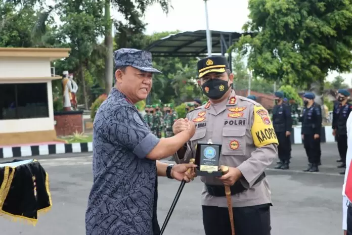 Penghargaan Kepada Kapolres Lotim