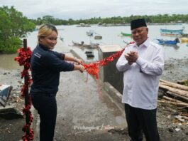 Dermaga Masyarakat Telong Elong