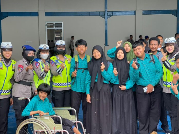 Siswa Siswi SLB 1 Mataram