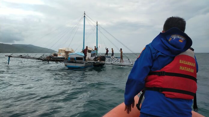 Bagan Penangkap Ikan yang Nyaris Tenggelam