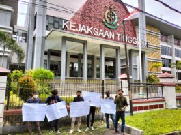 Tambang Pasir Besi di Lombok Timur
