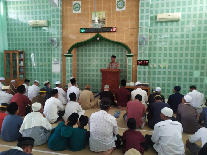 Salat Jumat Kapolsek Alas