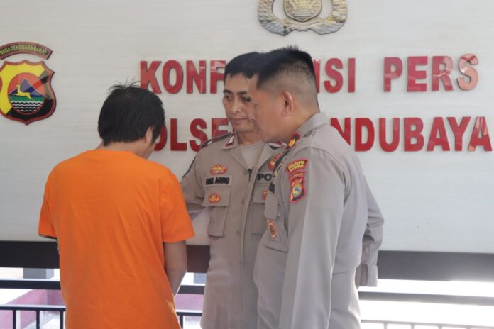 Seorang Pria Ditangkap Warga Usai Kepergok Saat Beraksi Mencuri Handphone di Kamar Kos