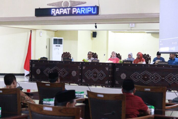 Dirut PDAM Giri Menang