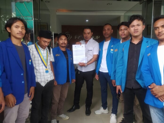 Perampasan Motor oleh Oknum Debt Collector, Puluhan Kader PMII datangi Kantor FIFGROUP Cabang Mataram