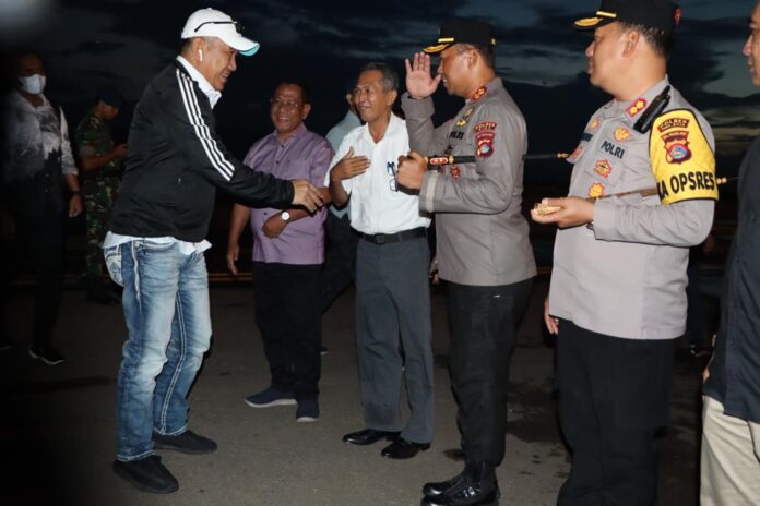 Kapolres Bima Sambut Kedatangan Kapolda NTB di Bandara SMS Bima