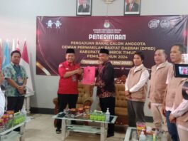 DPC PDIP Lombok Timur Resmi Daftarkan Bacaleg ke KPU