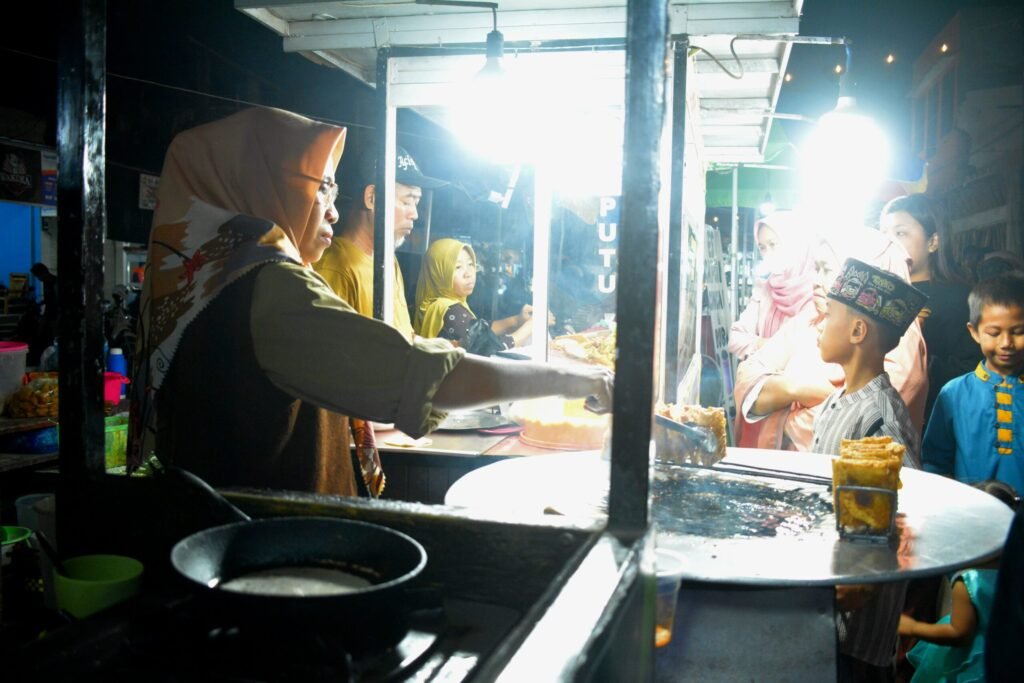 Pedagang street food pancor ini merupakan pedagang-pedagang sekitar yang sebelumnya tidak tertata