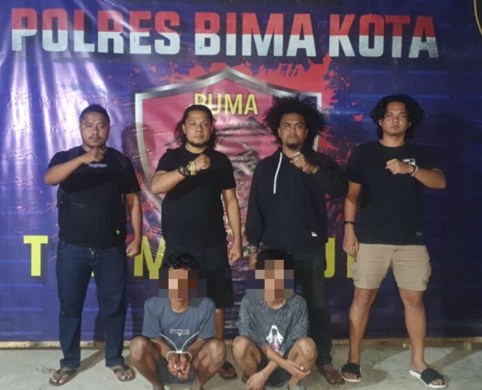 Pencuri Perhiasan Emas dan Uang