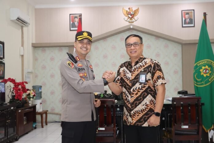 Kapolres Lotara Silaturahmi ke Pengadilan Negeri Mataram