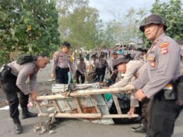 Peduli Kebersihan, Polda NTB dan Jajaran Serentak Gelar Bakti Lingkungan
