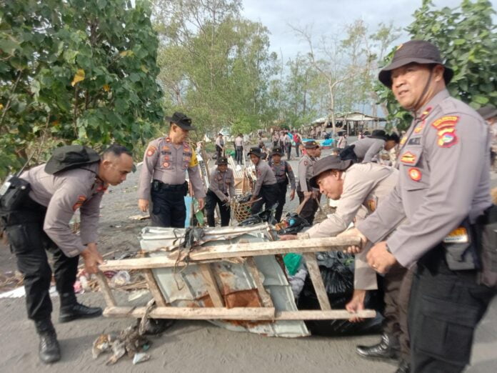 Peduli Kebersihan, Polda NTB dan Jajaran Serentak Gelar Bakti Lingkungan