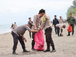 Pantai Kupu Kupu Dusun Cemara Lombok Barat