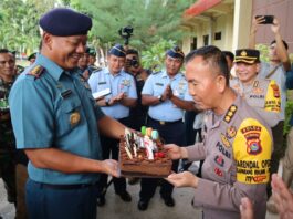 Rombongan TNI di Polda NTB