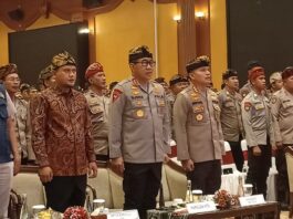 Polisi Lingkungan Polresta Mataram