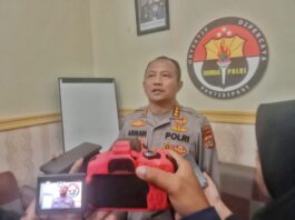 Warga Monjok dan Karang Taliwang