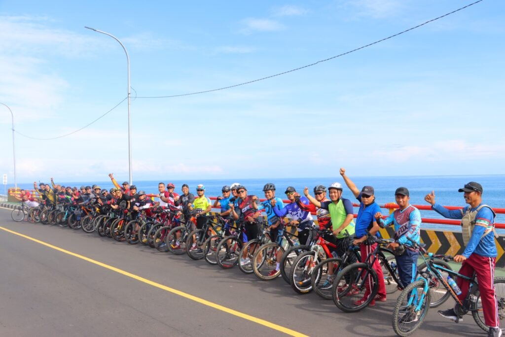 Gowes bersama Kapolres Lombok Utara untuk Jaga Kebugaran