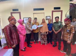 Peresmian Program Bedah Rumah HUT Bhayangkara ke-78 di Kota Bima