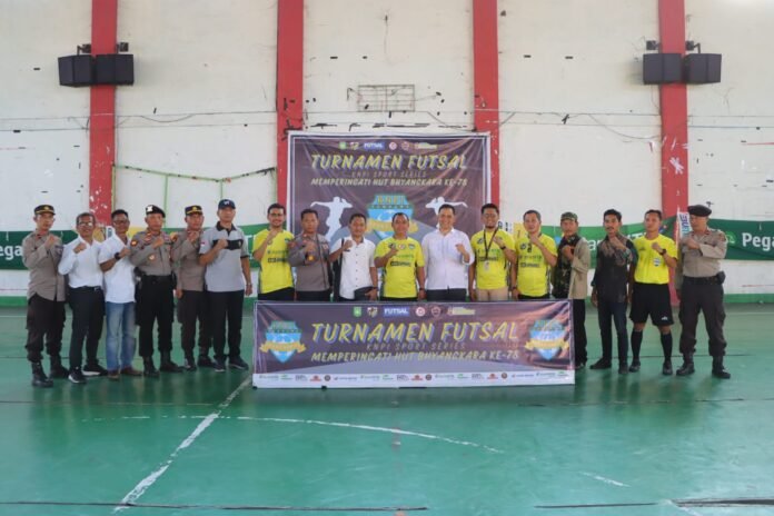 Kapolres Sumbawa Buka Turnamen Futsal KNPI Sport Series Hari Bhayangkara ke-78