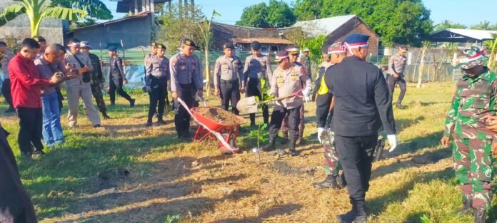 Hari Bhayangkara ke-78, Polres Sumbawa Tanam Pohon