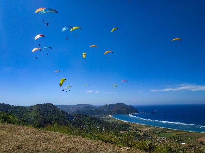 Paralayang Sky Lancing Lombok