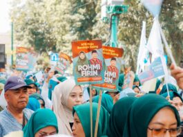 Potret Rohmi-Firin Hijaukan Kota Mataram