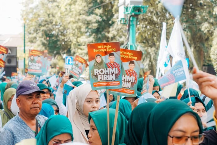 Potret Rohmi-Firin Hijaukan Kota Mataram